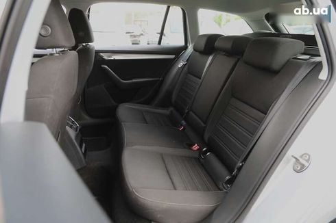 Skoda Octavia 2018 - фото 6