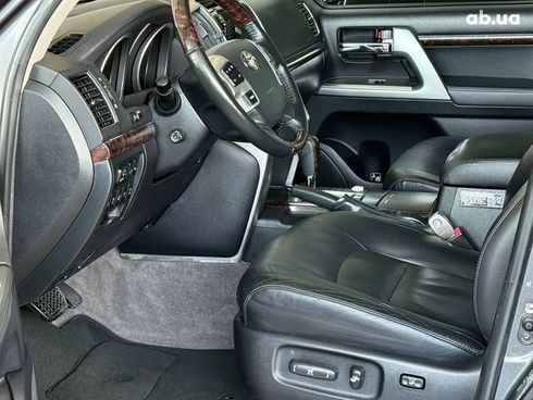 Toyota land cruiser 200 2012 серый - фото 14