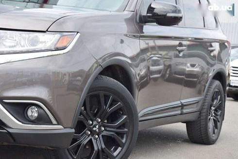 Mitsubishi Outlander 2017 - фото 11