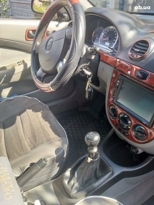 Chevrolet Lacetti 2006 серебристый - фото 3