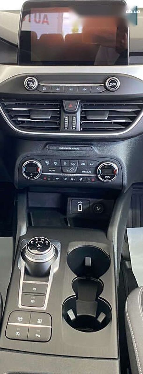 Ford Focus 2020 - фото 19