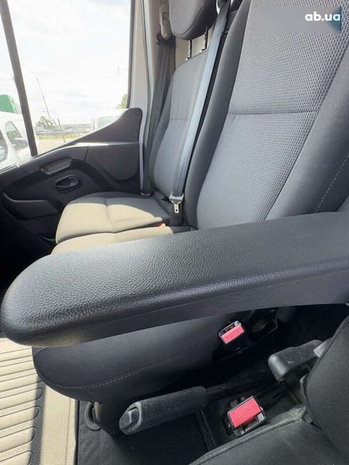 Renault Master 2021 - фото 21