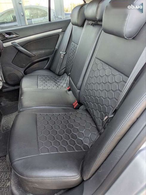 Skoda Octavia 2011 - фото 10