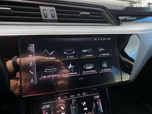 Audi E-Tron 2022 - фото 16