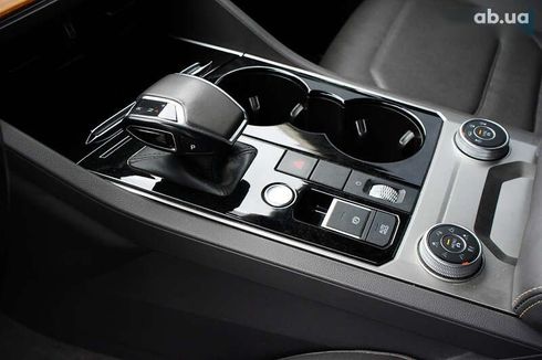 Volkswagen Touareg 2018 - фото 24
