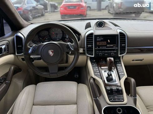 Porsche Cayenne 2011 - фото 25