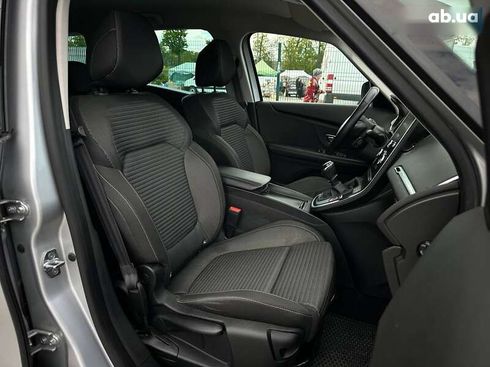 Renault Scenic 2018 - фото 19
