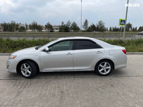 Toyota Camry 2012 серый - фото 10