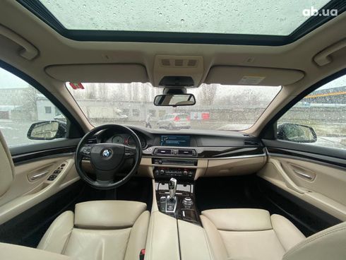BMW 5 серия 2010 серый - фото 23