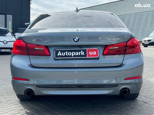 BMW 5 серия 2019 серый - фото 7