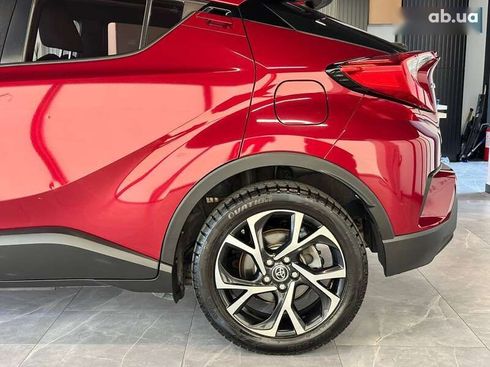Toyota C-HR 2017 - фото 12