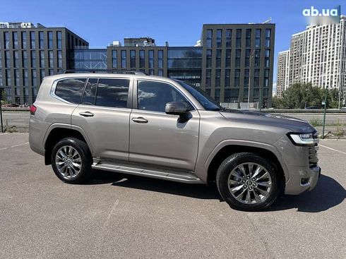 Toyota Land Cruiser 2023 - фото 9