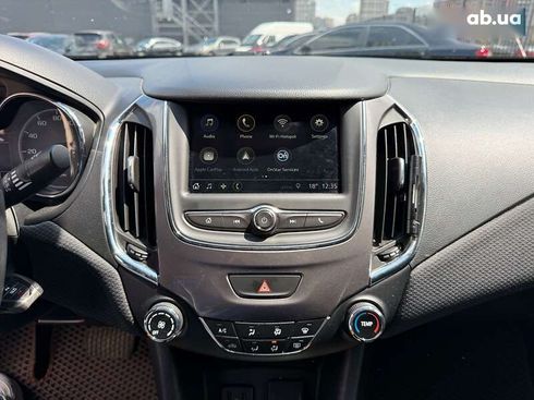 Chevrolet Cruze 2018 - фото 12
