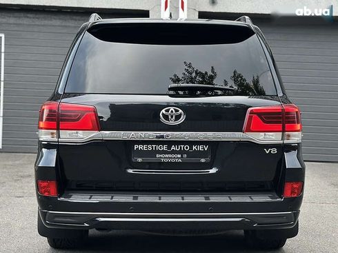 Toyota Land Cruiser 2017 - фото 18