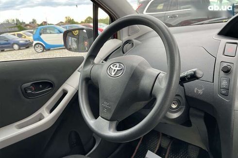 Toyota Yaris 2010 - фото 25