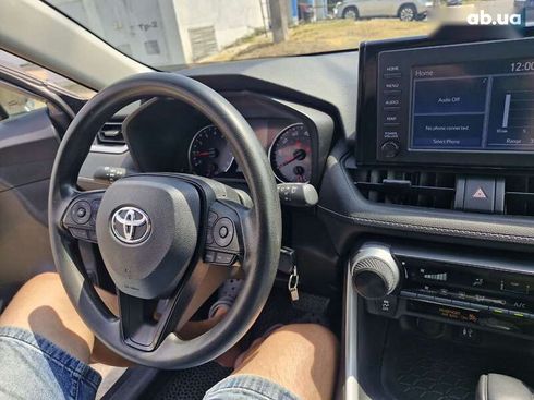 Toyota RAV4 2019 - фото 18