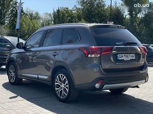 Mitsubishi Outlander 2016 - фото 19