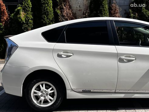 Toyota Prius 2012 белый - фото 6