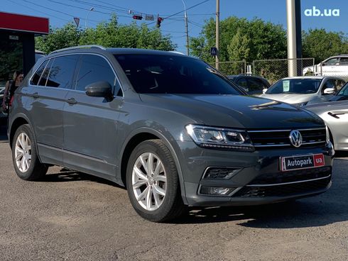 Volkswagen Tiguan 2018 серый - фото 3