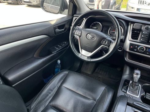 Toyota Highlander 2016 серый - фото 32