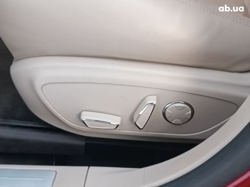 Lincoln MKZ 2017 красный - фото 24