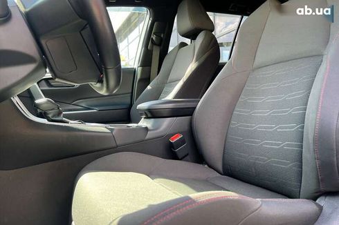 Toyota RAV4 2021 - фото 11