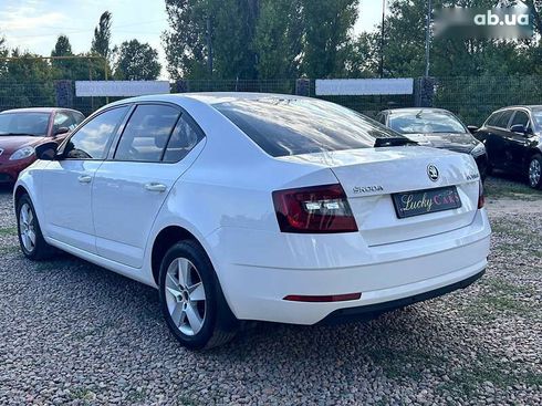 Skoda Octavia 2017 - фото 7