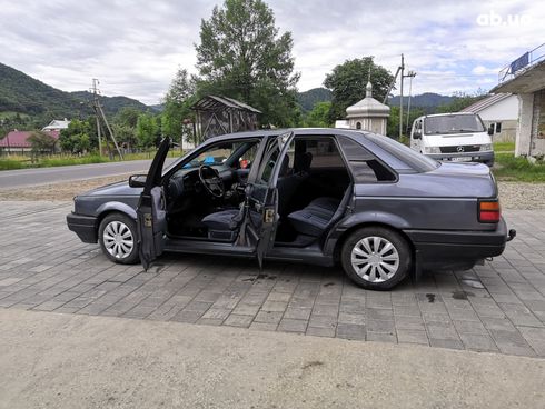 Volkswagen Passat 1988 серый - фото 4