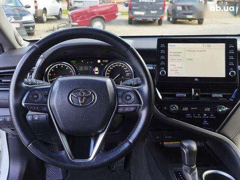 Toyota Camry 2021 - фото 13