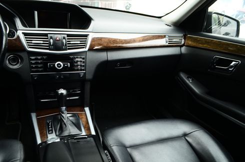 Mercedes-Benz E-Класс 2011 черный - фото 9