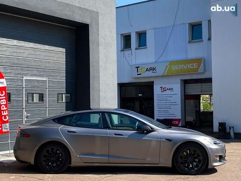 Tesla Model S 2019 - фото 11