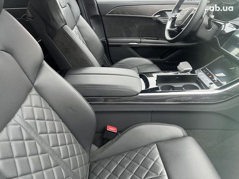 Audi A8 2021 - фото 28