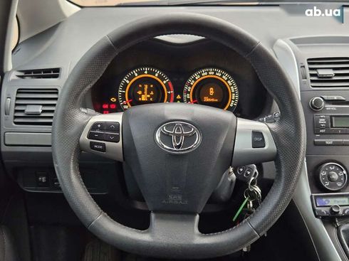 Toyota Auris 2011 - фото 23