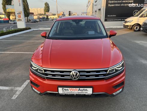 Volkswagen Tiguan 2017 оранжевый - фото 3