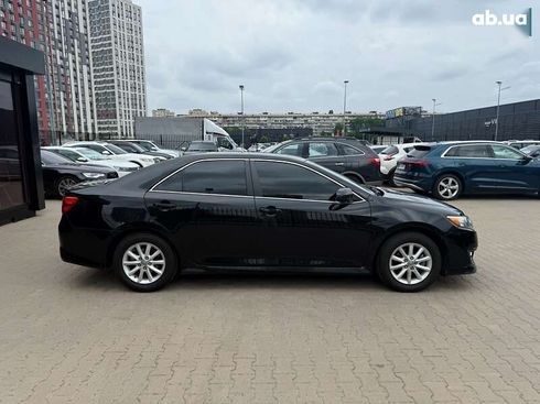 Toyota Camry 2013 - фото 4