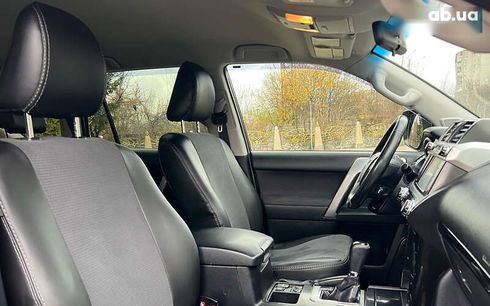 Toyota Land Cruiser Prado 2013 - фото 17