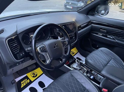 Mitsubishi Outlander 2019 - фото 8