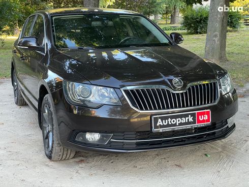 Skoda Superb 2014 коричневый - фото 4