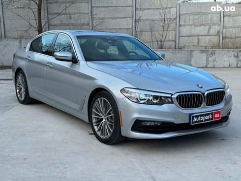 BMW 5 серия 2017 серый - фото 5