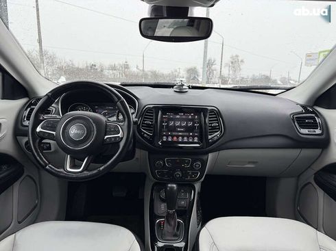 Jeep Compass 2021 - фото 13