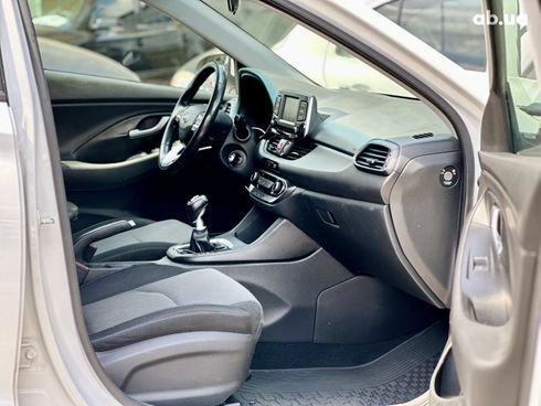 Hyundai i30 2017 белый - фото 18