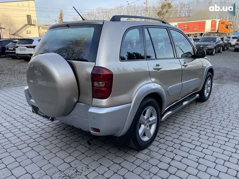 Toyota RAV4 2004 - фото 12