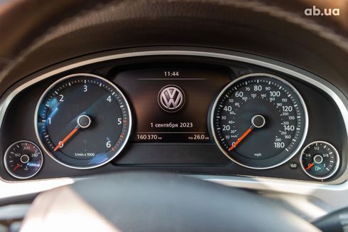 Volkswagen Touareg 2014 белый - фото 3
