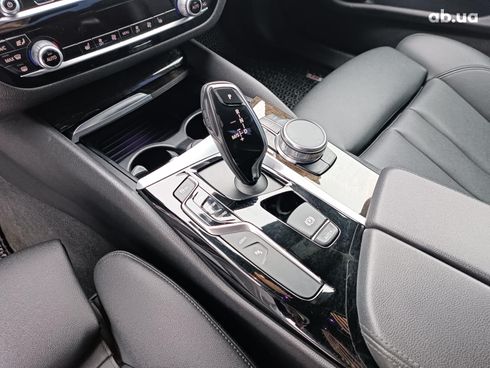 BMW 5 серия 2017 черный - фото 31