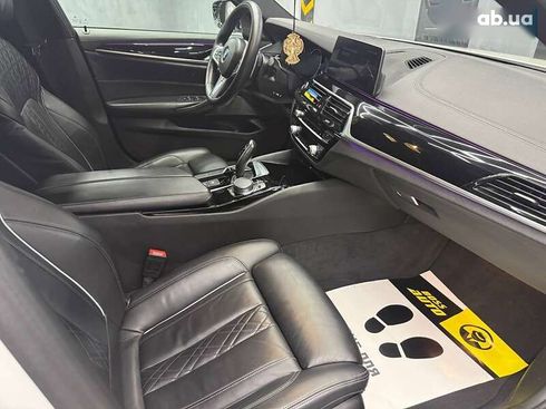 BMW 5 серия 2017 - фото 12