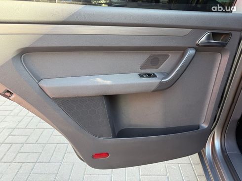 Volkswagen Touran 2010 серый - фото 11