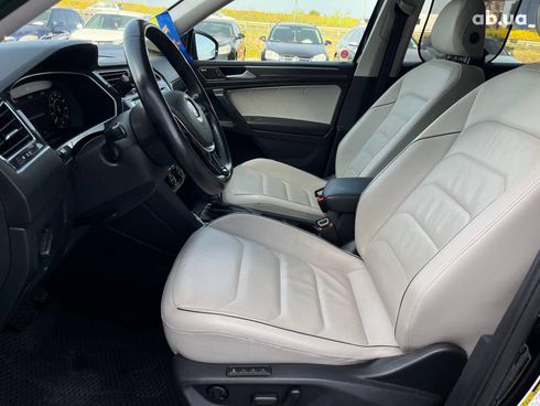 Volkswagen Tiguan 2018 черный - фото 65