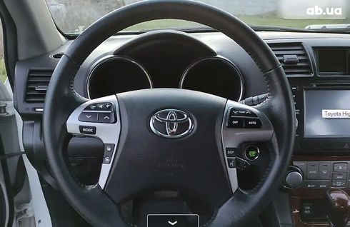 Toyota Highlander 2012 белый - фото 9