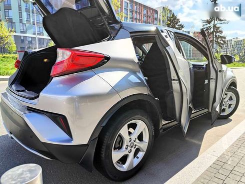 Toyota C-HR 2016 - фото 20
