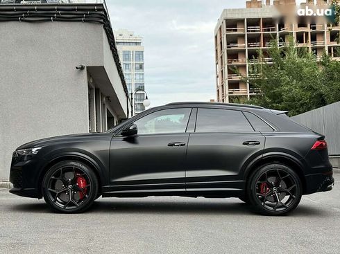 Audi RS Q8 2024 - фото 22
